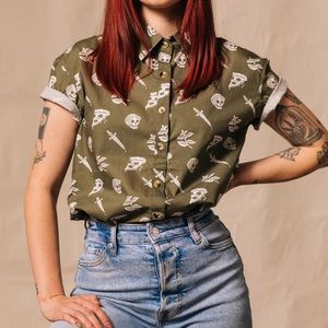 PYKNIC “Pizza Slayer” 🍕🗡️ button down tee